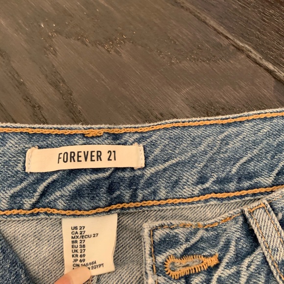 Forever 21 mom jeans ripped knee size 27 - Picture 4 of 5